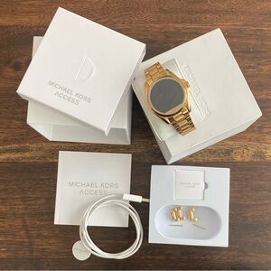 Michael Kors Gold-Tone Smartwatch Set w/All Original Pieces & Box-Video Posted